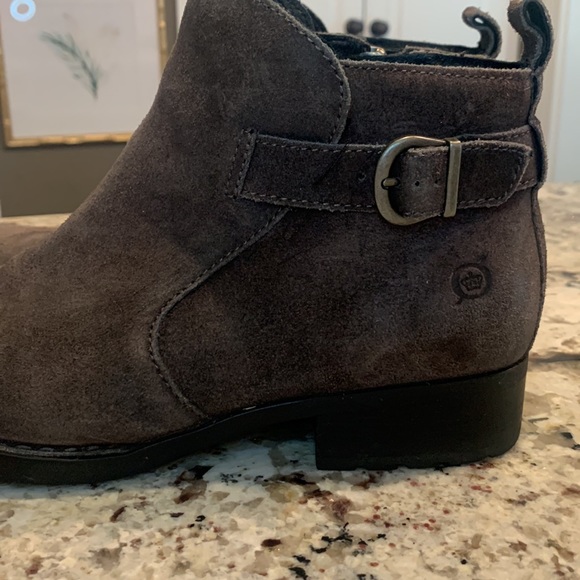 Born distressed suede booties, size 8M - Picture 4 of 7